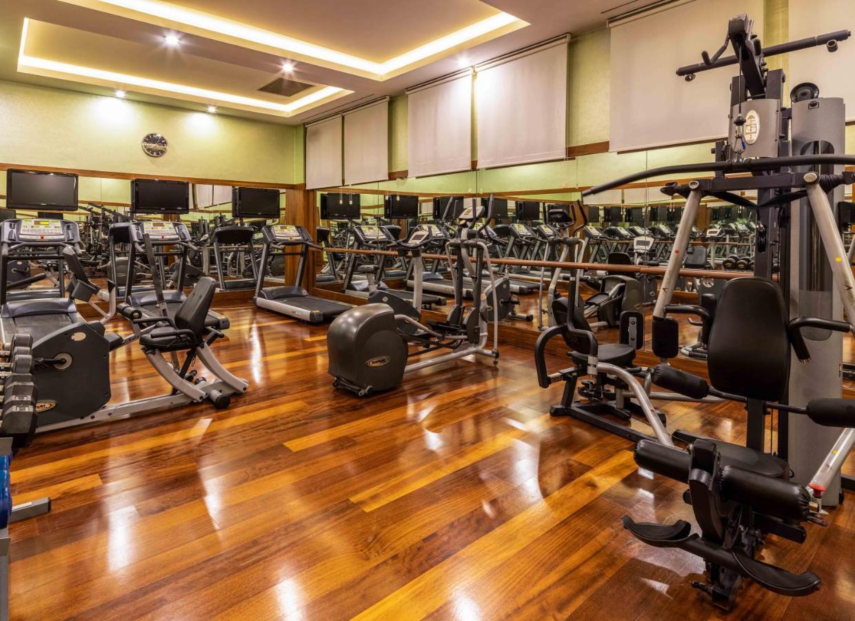 โรงแรมเซลิก พาเลซ คอนเวนชั่น เซ็นเตอร์ เทอร์มอล สปา บูร์ซา ภายนอก รูปภาพ A gym in a hotel