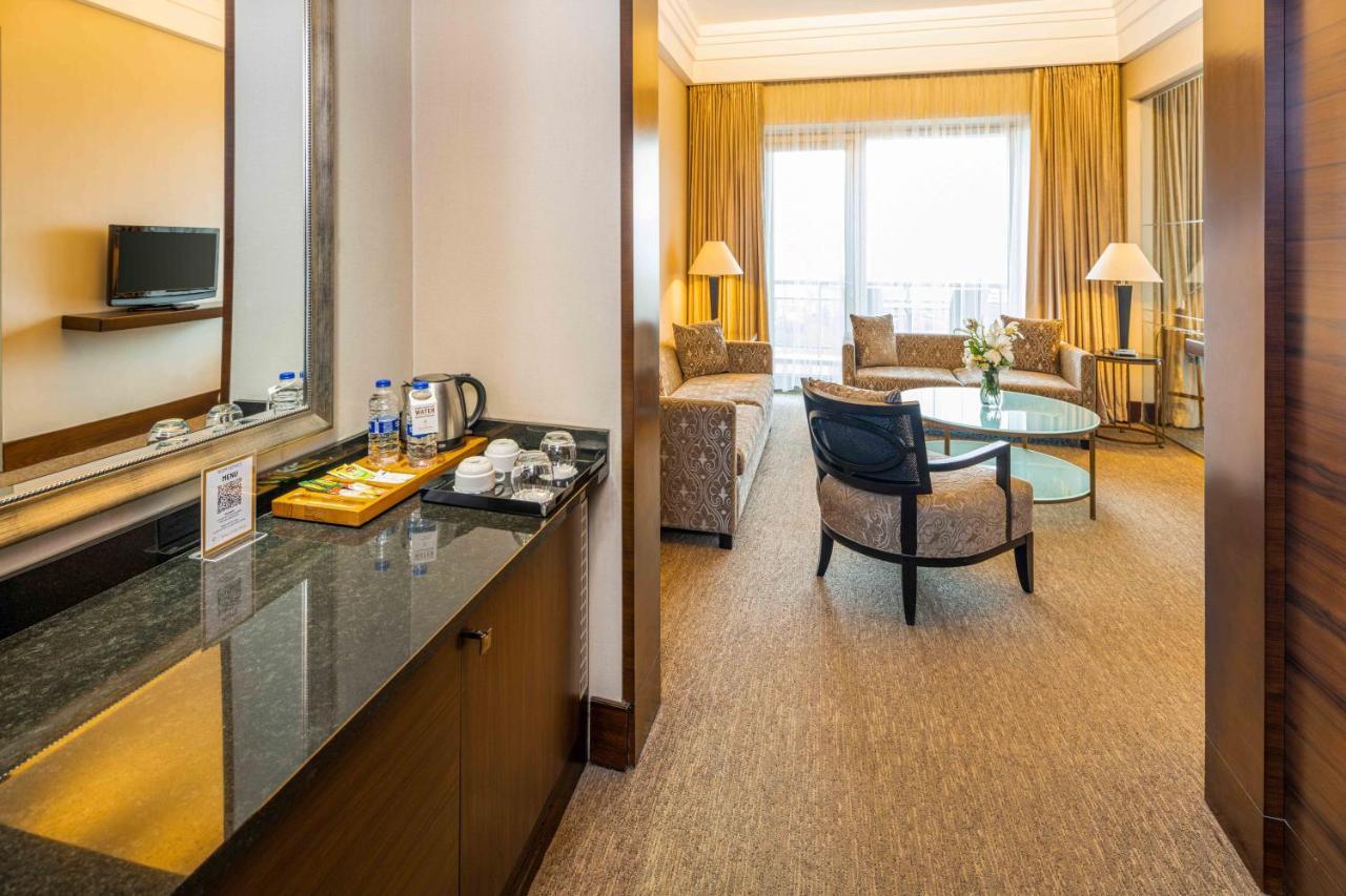 โรงแรมเซลิก พาเลซ คอนเวนชั่น เซ็นเตอร์ เทอร์มอล สปา บูร์ซา ภายนอก รูปภาพ A suite at the hotel