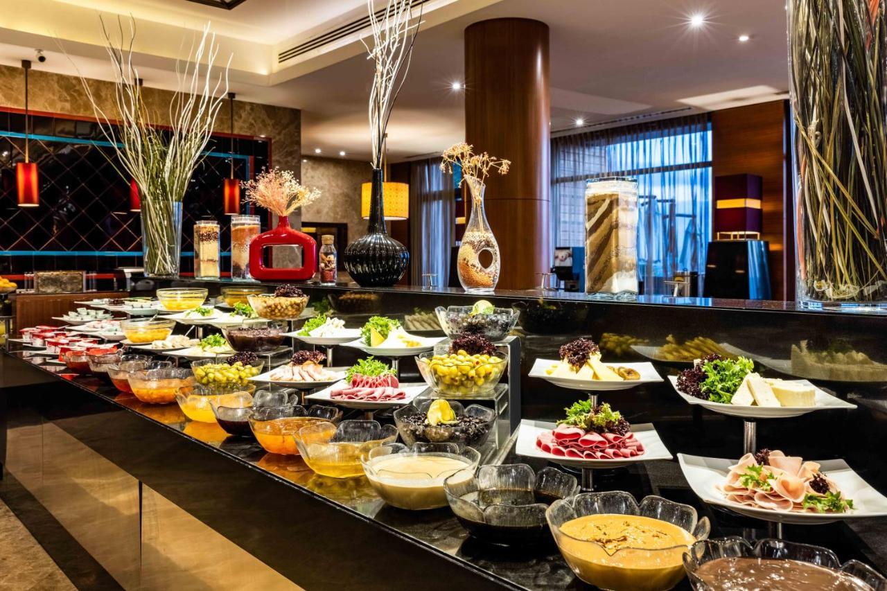 โรงแรมเซลิก พาเลซ คอนเวนชั่น เซ็นเตอร์ เทอร์มอล สปา บูร์ซา ภายนอก รูปภาพ A buffet at a hotel