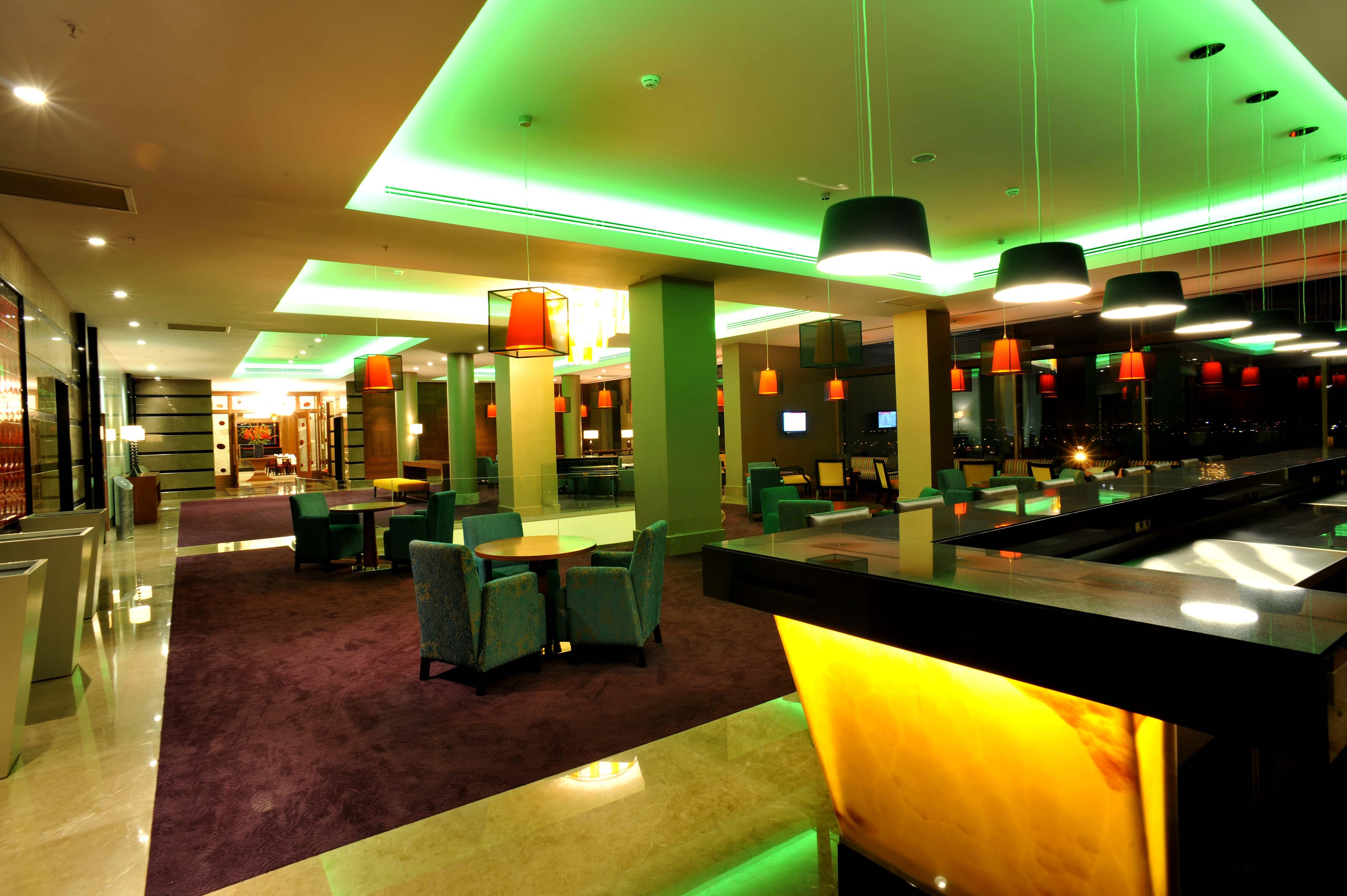 โรงแรมเซลิก พาเลซ คอนเวนชั่น เซ็นเตอร์ เทอร์มอล สปา บูร์ซา ภายนอก รูปภาพ The lobby of the hotel