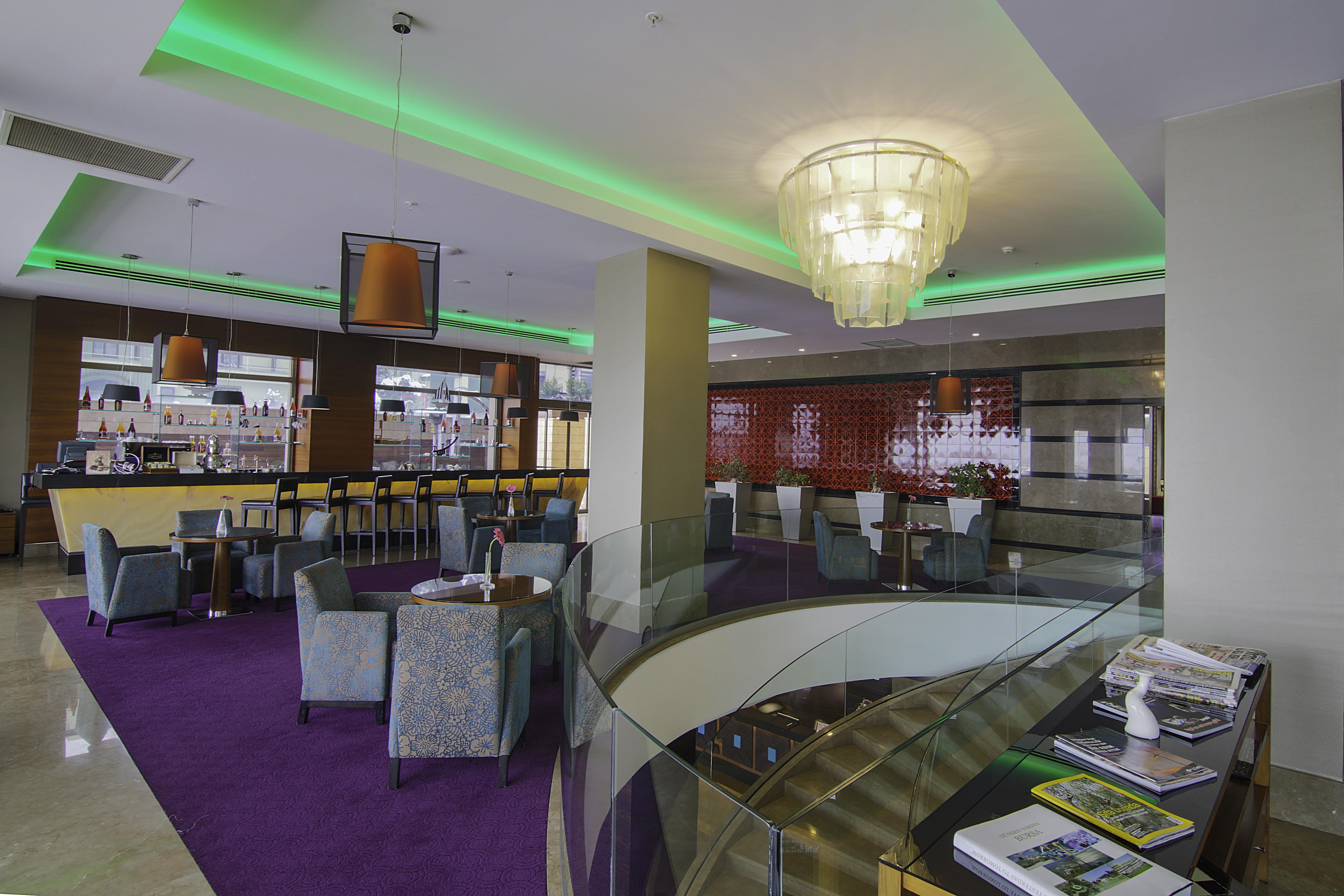 โรงแรมเซลิก พาเลซ คอนเวนชั่น เซ็นเตอร์ เทอร์มอล สปา บูร์ซา ภายนอก รูปภาพ The bar at the hotel